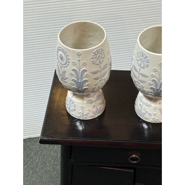 1970s Julio Fernández for Lladró Floral Jug Porcelain Vases, Pair For Sale - Image 5 of 12