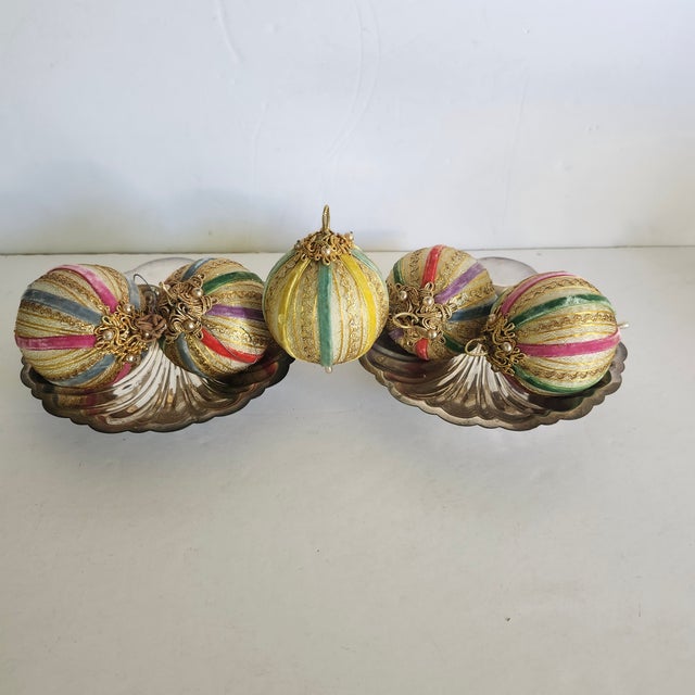 Traditional Vintage Set of 5 Christmas Ribbon Beads Ornaments Pinks, Greens, Blues For Sale - Image 3 of 3