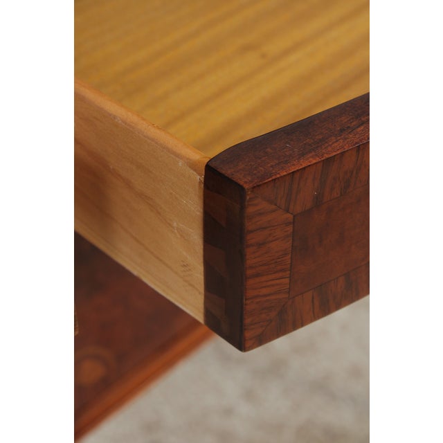 Federal Style D-Shape Walnut Inlaid Demi-Lune Server Sideboard For Sale In Philadelphia - Image 6 of 18