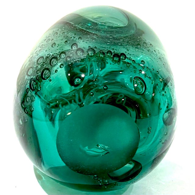 Blown Art Glass Apple Paperweight Circa 1981 by Buzz Williams, Portland For Sale - Image 9 of 10