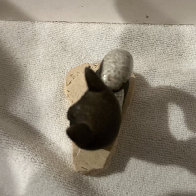Stone Vintage Studio Art Pottery Cat Kitten Signed Maigon Daga Sculpture Granite Base For Sale - Image 7 of 10