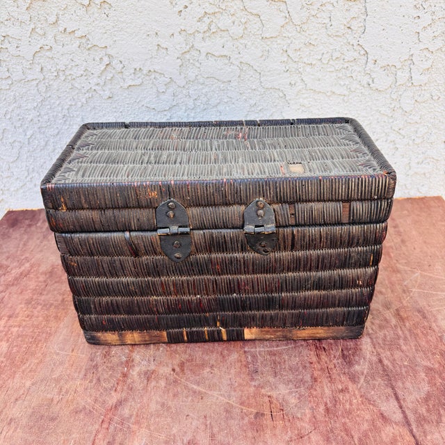 Rustic Early 1900s Rustic Rattan Box With Lid For Sale - Image 3 of 13