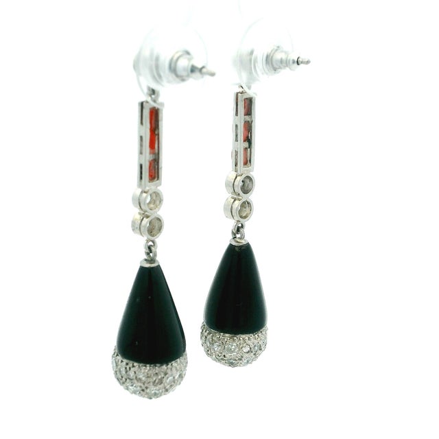 Black 1990s Pair of French Art Deco Revival Platinum Diamond Coral Onyx Drop Earrings For Sale - Image 8 of 12