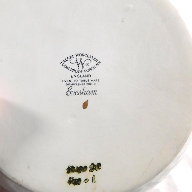 1960s Royal Worcester Round Caserole Dish With No Lid in Eversham Gold For Sale - Image 4 of 6