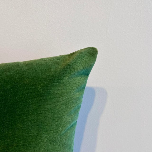 Mediterranean Emerald Green Velvet Toss Pillow For Sale - Image 3 of 3