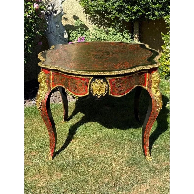 Period: 19th century Style: Napoleon 3rd Condition: Good condition Material: Marquetry Length: 1m32Width: 1 mètre Height:...