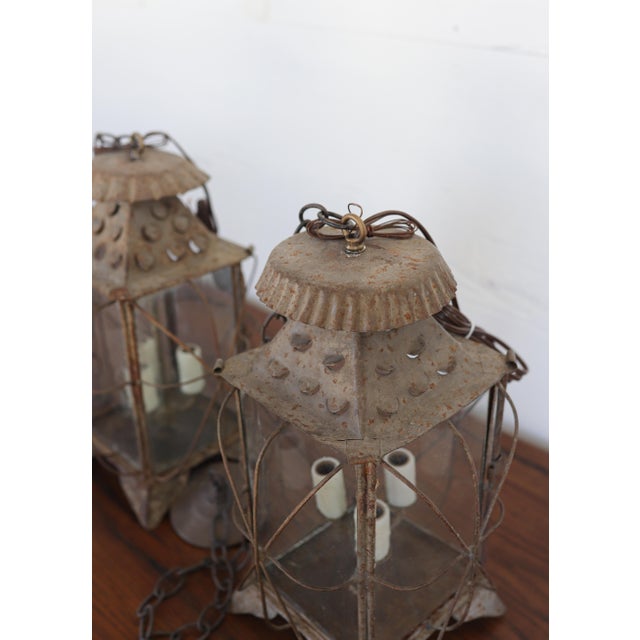 Pair of Antique French Tôle and Glass Lanterns For Sale - Image 4 of 10