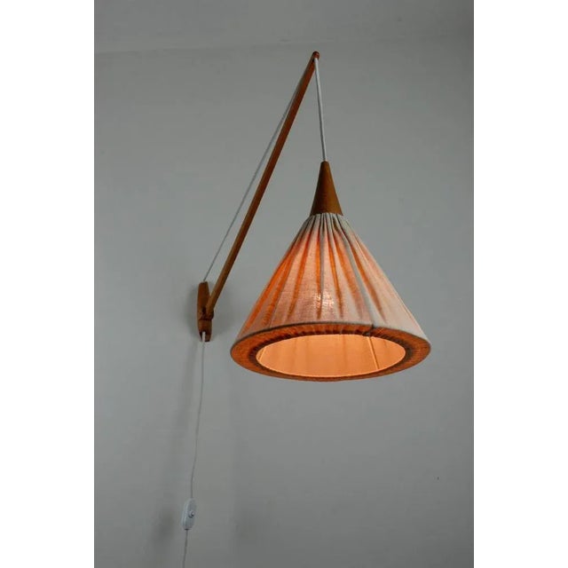 Mid-Century Modern Model 734 Wall Lamp by Uno & Östen Kristiansson for Luxus, Vittsjö, Sweden, 1960s For Sale - Image 3 of 9