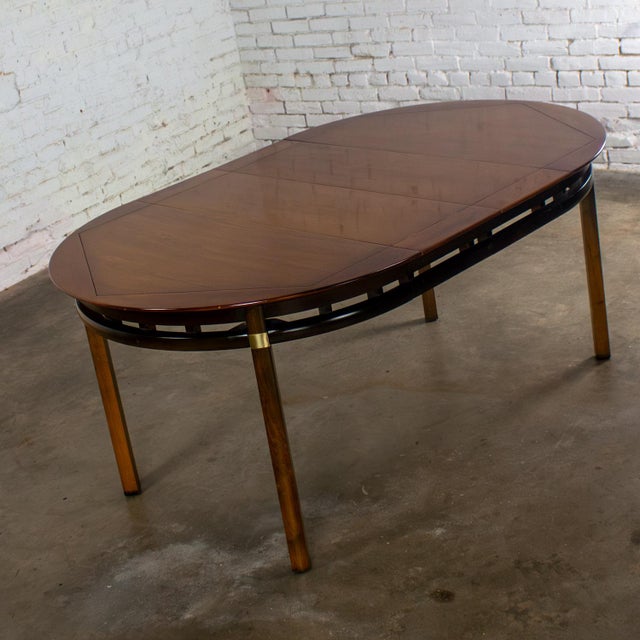 Hickory Manufacturing Company Mid-20th Century MCM to Campaign Style Round to Oval Expanding Dining Table Attributed to Tung Si Collection by Hickory Manufacturing For Sale - Image 4 of 18