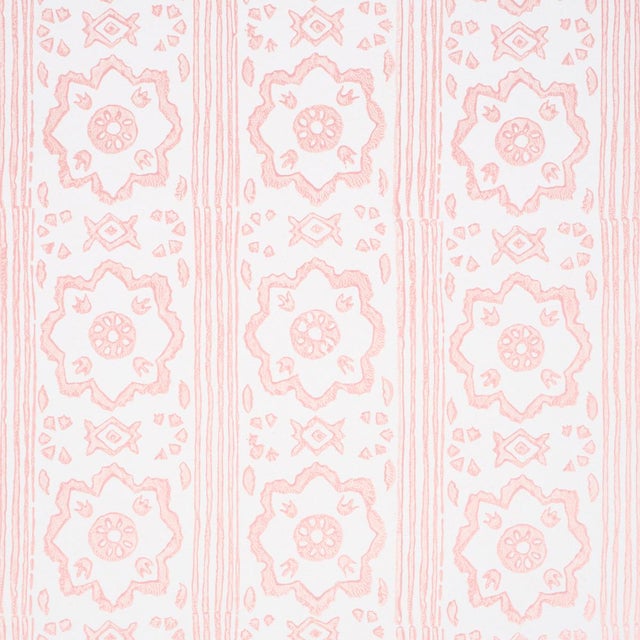 Traditional Schumacher Sunda Hand Blocked Print Wallpaper In Blush For Sale - Image 3 of 4