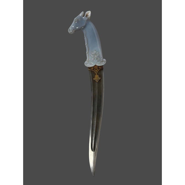 Khanjar dagger in chalcedony with a giraffe head, INDIA, Mughal Dynasty (1526-1857) For Sale