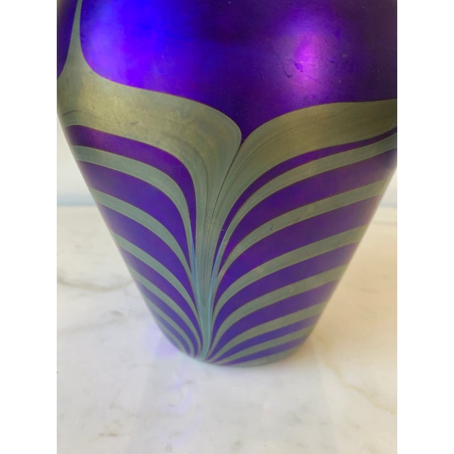 Vintage 1985 Pulled Feather Vase by Chuck Walters of Jamala Glass Studio For Sale - Image 4 of 13