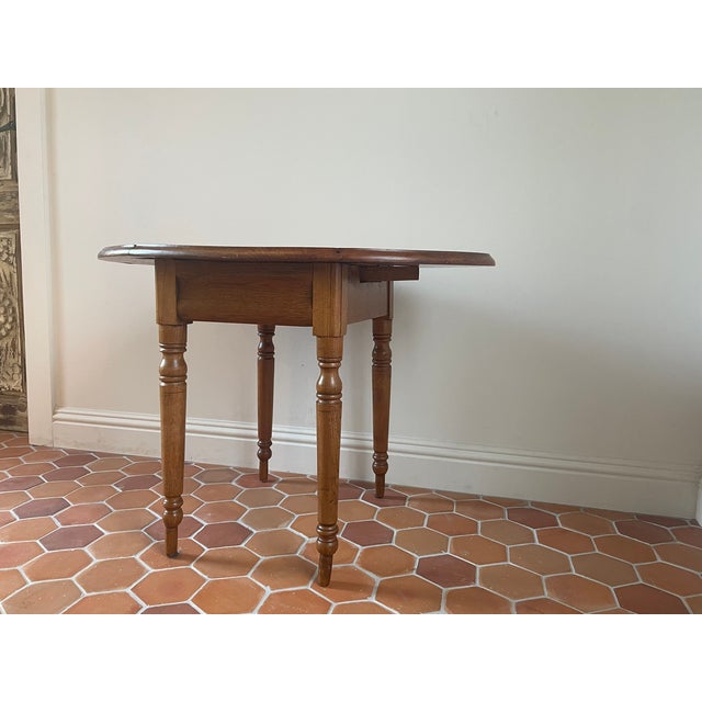 American Vintage Oak Drop-Leaf Side Table For Sale - Image 3 of 9