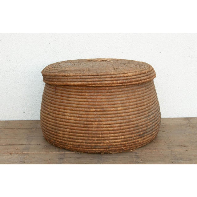 Mid 20th Century Earth Tone Antique Storage Basket With Lid For Sale - Image 5 of 9