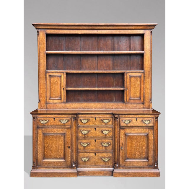 Charming Early 19th-Century Oak Country House Dresser with Plate Rack This charming early 19th-century oak kitchen...