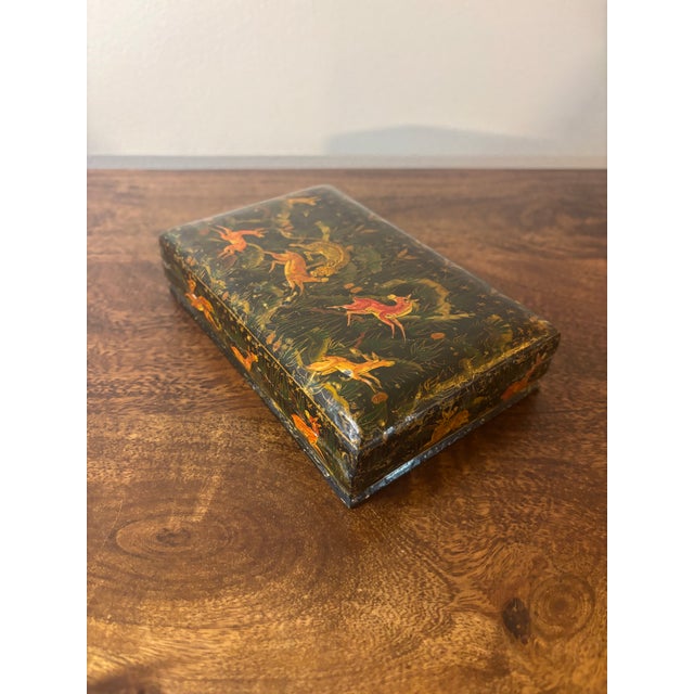 Folk Art Vintage Hand Painted Lacquered Jaguar Hunt Decorative Box c.1950 For Sale - Image 3 of 7