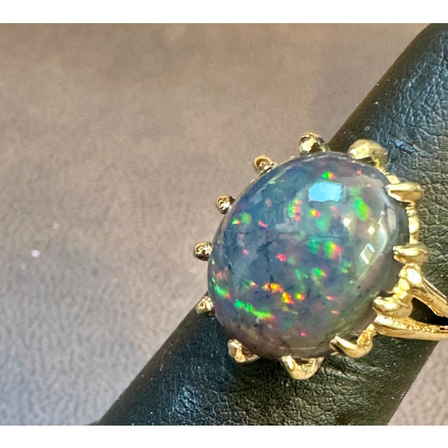 Green 5 Ct Oval Shape Black Australian Opal Cocktail Ring 14 Kt Yellow Gold , Unisex For Sale - Image 8 of 18