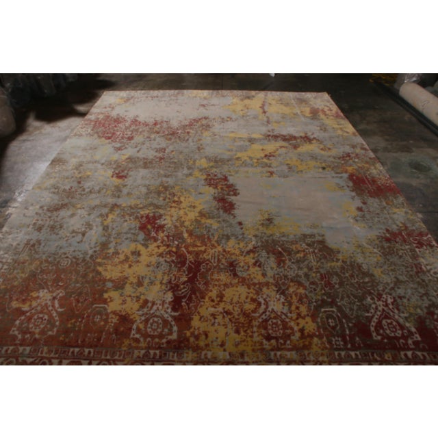 Handknotted in wool, a 6x11 contemporary scale from Rug & Kilim New & Modern rug collection enjoying an abstract pattern...