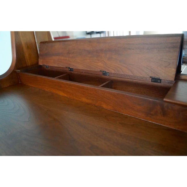 1960s Highboy Dresser With Mirror and Jewelry Storage - Martin Borenstein For Sale In New York - Image 6 of 7