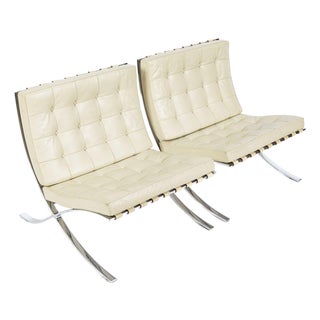 Mid Century Cream Barcelona Chairs by Mies Van Der Rohe for Knoll, 1980s For Sale