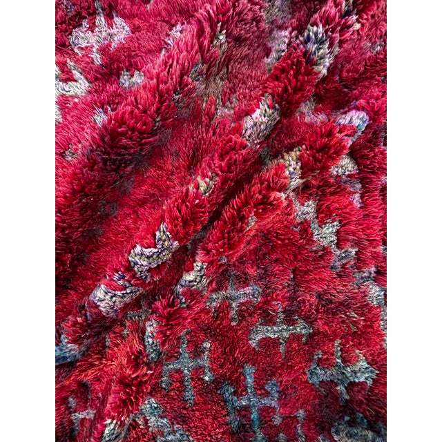 Vintage Beni M’Guild Moroccan Rug – Deep Red Tribal Wool Carpet – Long Gallery Runner For Sale - Image 6 of 8