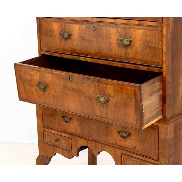 George II Walnut and Featherbanded Chest on Stand For Sale In New York - Image 6 of 9