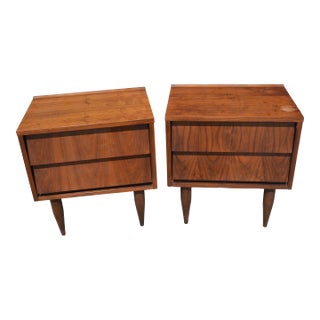 1960s Pair Mid Century Ward Furniture Walnut Louvered Nightstands W/ 2 Drawers For Sale
