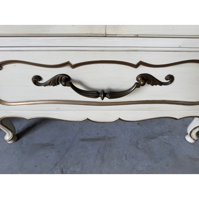 Vintage Grosfeld House French Provincial Louis XV Style Cane & Lacquered Nightstands – Pair For Sale - Image 10 of 12
