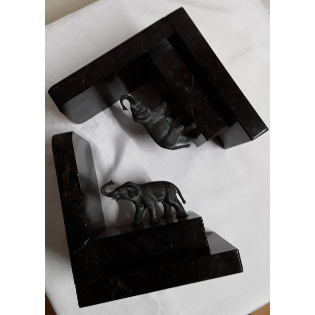 1930s German Art Deco Book Supports in Black and Gray Stone with Green-Patinated Bronze Elephants, 1930s, Set of 2 For Sale - Image 5 of 7