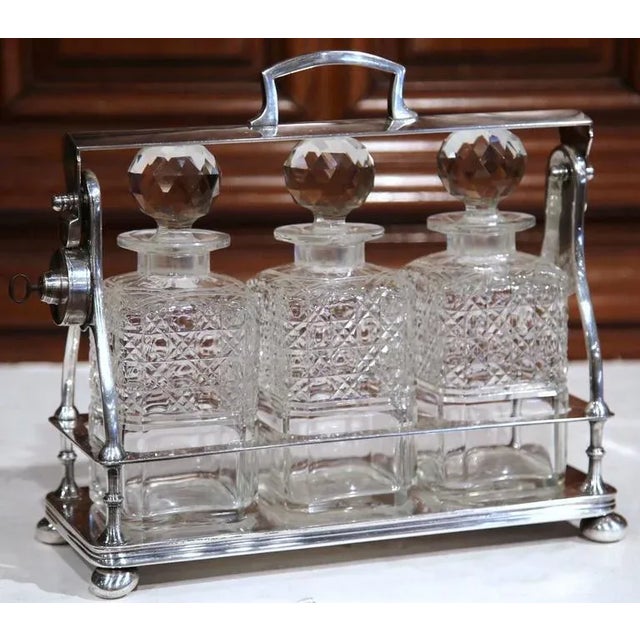 English 19th Century English Silver Plated 3-Carafe Tantalus With Lock Mechanism For Sale - Image 3 of 8
