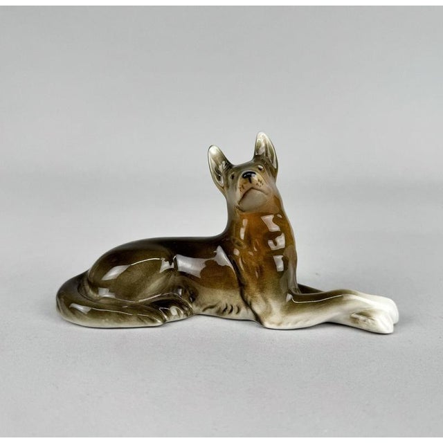 1970s German Shepherd Figurine in Porcelain from Royal Dux, 1970s For Sale - Image 5 of 7