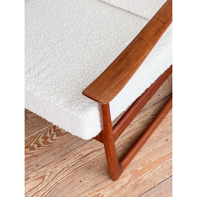 FD130/3 3-Seater Sofa with Bouclé Cover by Peter Hvidt for Cado For Sale - Image 17 of 18
