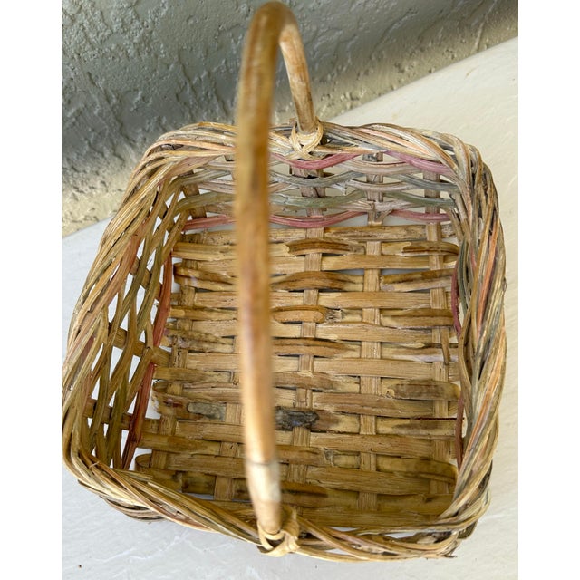 Mid 20th Century Vintage 1900s Natural Pink & White Wash Square Wicker Basket For Sale - Image 5 of 12