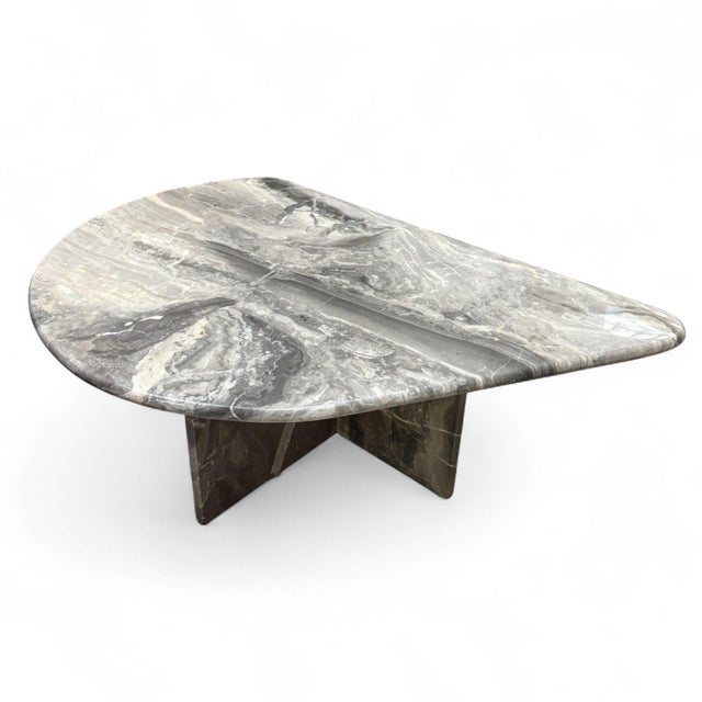 1980s Italian Teardrop Low Tables in Gray Arabescato Marble, 1980s, Set of 2 For Sale - Image 5 of 7