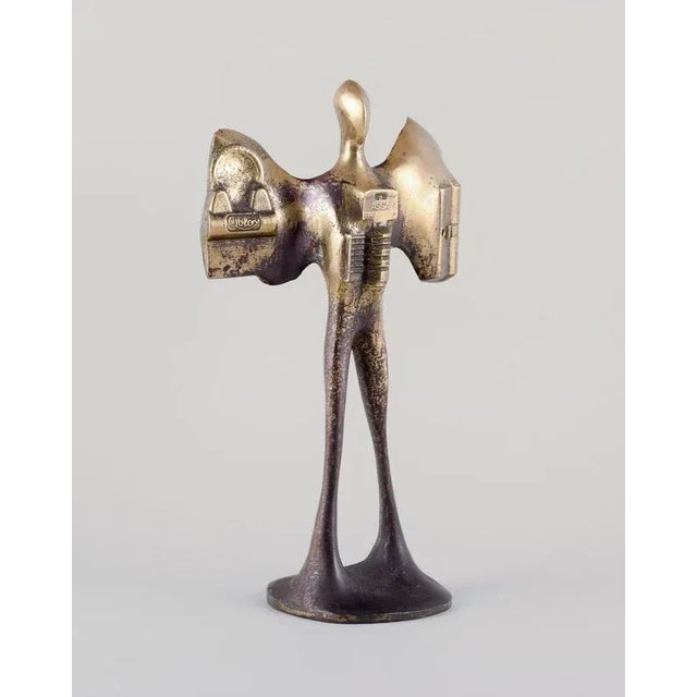 Pre-owned goods are exempt from import tariffs for u.s., uk, australian & canadian customers. Therefore, no import tariffs...