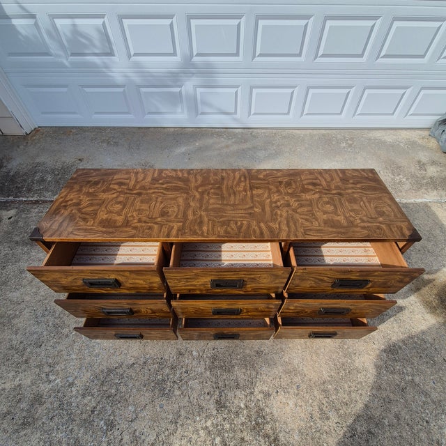 1970s Campaign Style Laminate 9-Drawer Dresser W/ Brass Hardware For Sale In Washington DC - Image 6 of 9