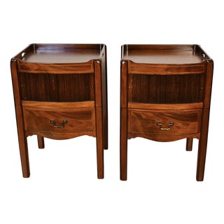 1920 Antique Beacon Hill Collection Regency Mahogany Nightstands Bedside Tables For Sale
