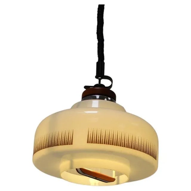 Made in czechoslovakia made of glass adjustable height, maximum length 150 cm bulb 1x60w, e27 or e26 good original...