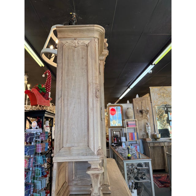 19th. C. French Bleached Walnut Buffet À Deux Corps For Sale In Atlanta - Image 6 of 12