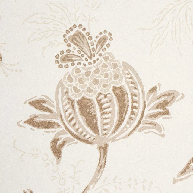 Chinoiserie Sample - Schumacher x Mark D. Sikes Chinoiserie Vine Wallpaper in Neutral For Sale - Image 3 of 6