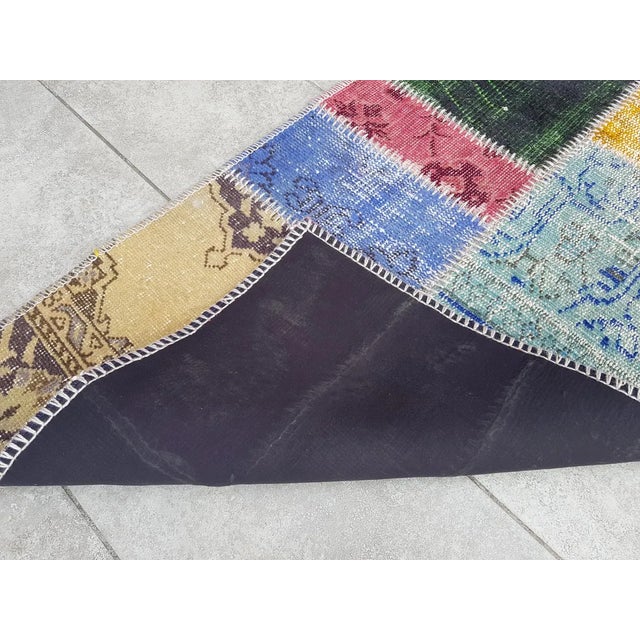 1960s Oushak Vintage Anatolian Runner For Sale - Image 5 of 10