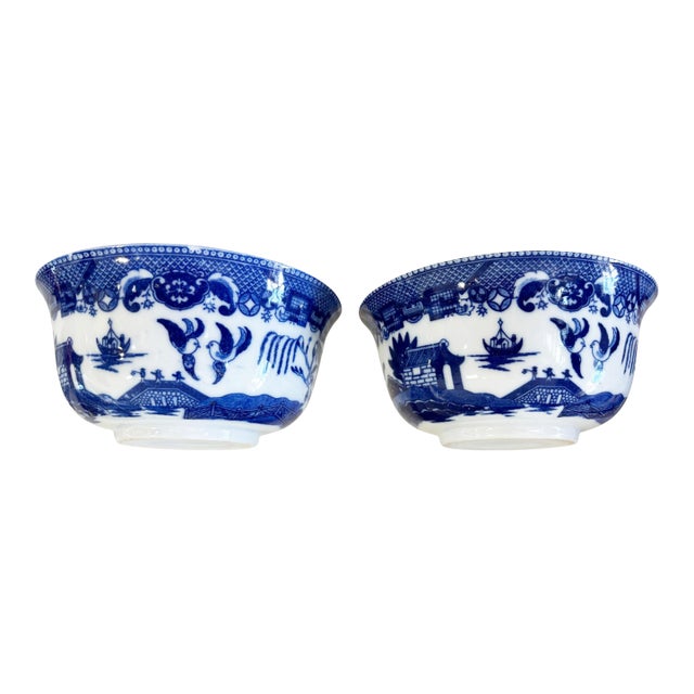 Vintage Blue and White Willow Pattern Japanese Decorative Set of 2 Bowls Made in Japan For Sale