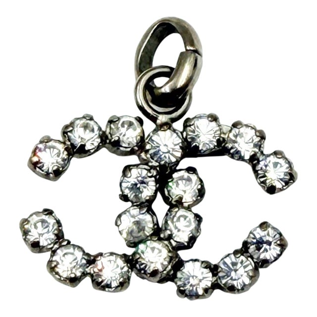 Chanel Silver CC Rocky Crystal Pendant For Sale