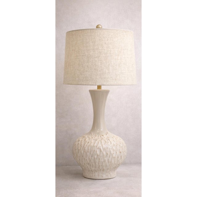 American Pair of Cream Glazed Ceramic Table Lamps With Linen Shades For Sale - Image 3 of 4