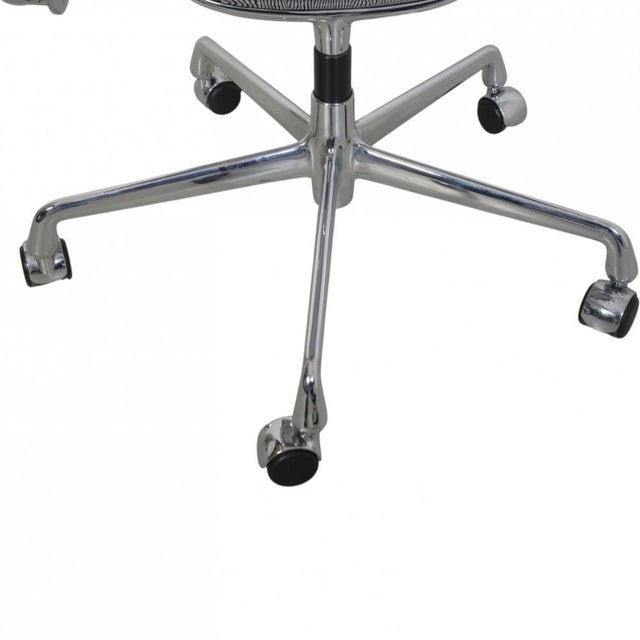 EA-117 Office Chair in Black Mesh by Charles Eames, 2000s For Sale - Image 10 of 16