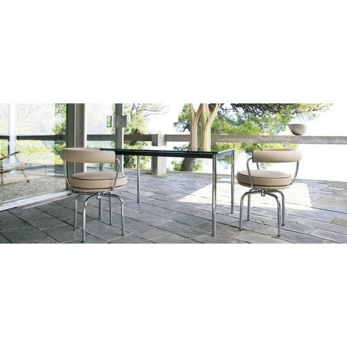 Table designed by Le Corbusier, Pierre Jeanneret, Charlotte Perriand in 1928. Relaunched by Cassina in 1985. Manufactured...