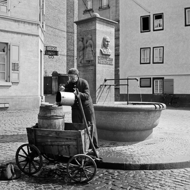 1930s Man at Ernst Elias Niebergall Fountain Darmstadt, Germany, 1938, Printed 2021 For Sale - Image 5 of 5