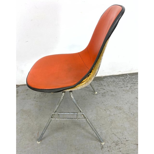 Set of 4 Mid Century Modern Charles & Ray Eames Herman Miller Padded Shell Chairs, Early 1950's Stacking Bases For Sale - Image 13 of 15