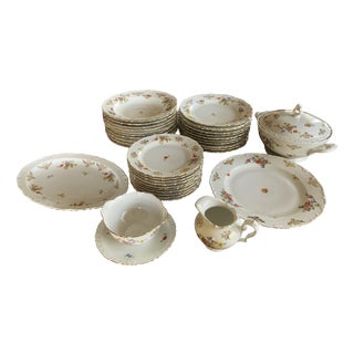 Exclusive Kahla Porcelain Dinner Set with Gold Accents, Germany, 1950s, Set of 39 For Sale
