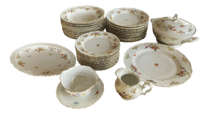 Exclusive Kahla Porcelain Dinner Set with Gold Accents, Germany, 1950s, Set of 39